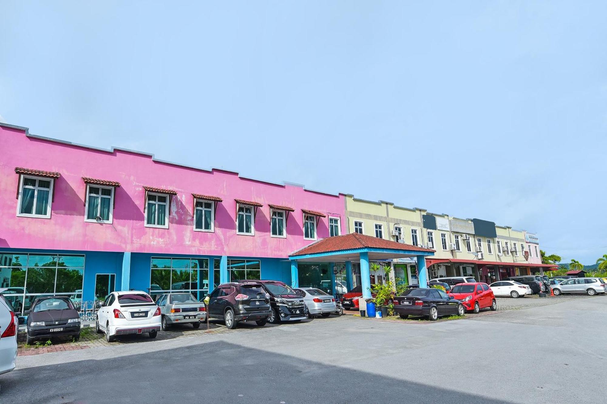 OYO 275 Senyum Inn Pantai Cenang  Exterior foto